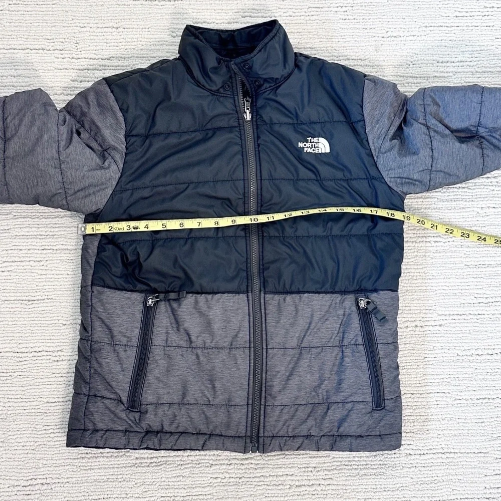 THE NORTH FACE Mount Chimbo Youth Boy L Black/Gray Reversible Jacket Puffer Cozy